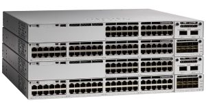 Catalyseur Cisco 9300 Commutateurs en série