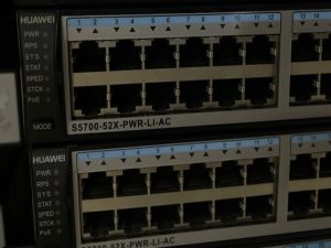 Huawei S5700-52X-PWR-LI-AC स्विच YCICT